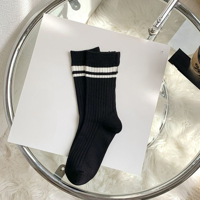 Middle Tube Letter Embroidery Cotton Socks